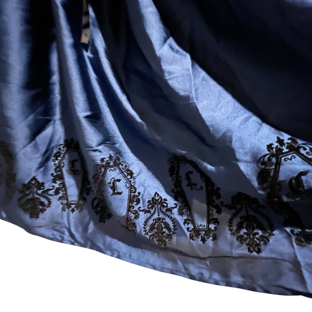 Her Universe Interview With The Vampire Claudia Lace Up Dress - Picture 6 of 9